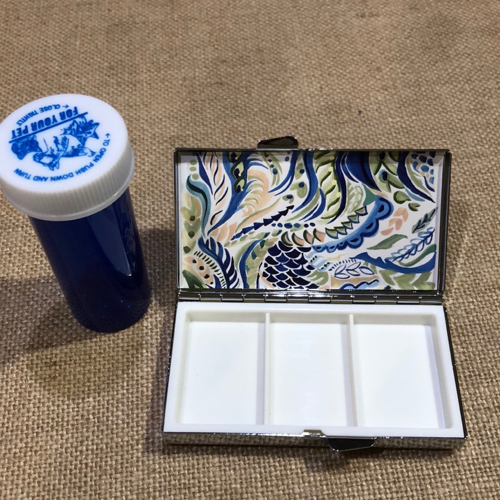 Punch Studio Divided Pill Keeper NWT